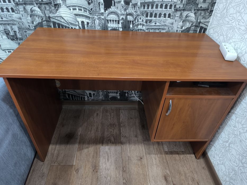 Продам письменный стол