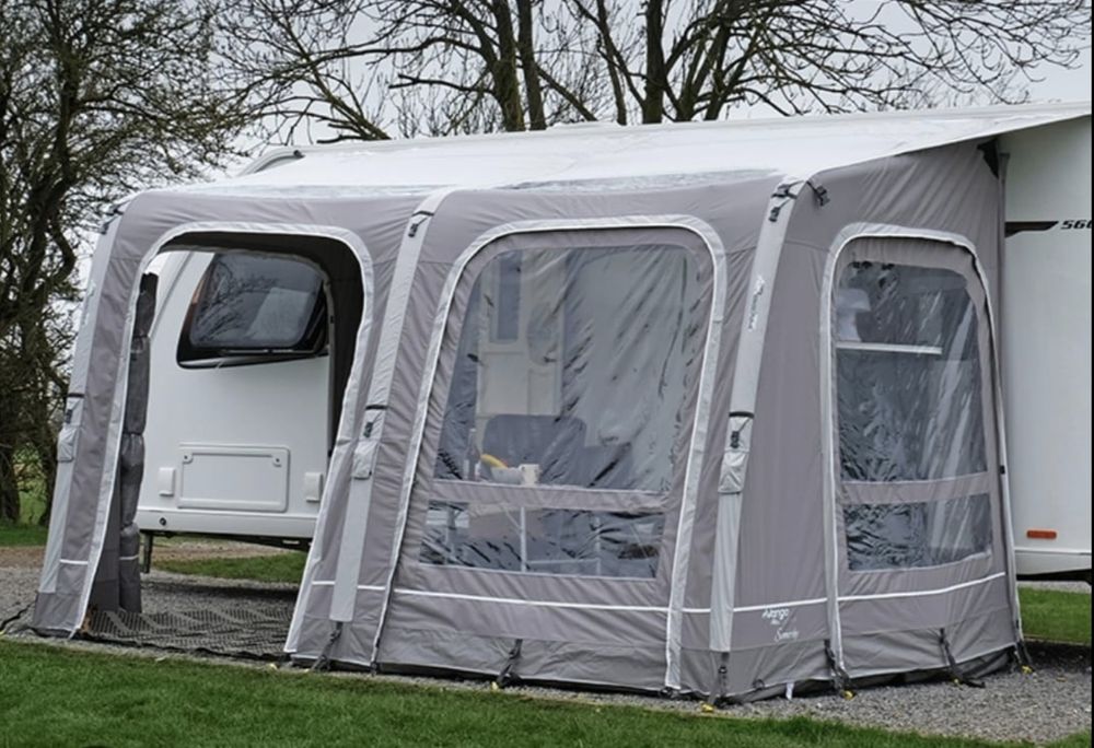 Vând rulotă SWIFT impecabilă- superdotată