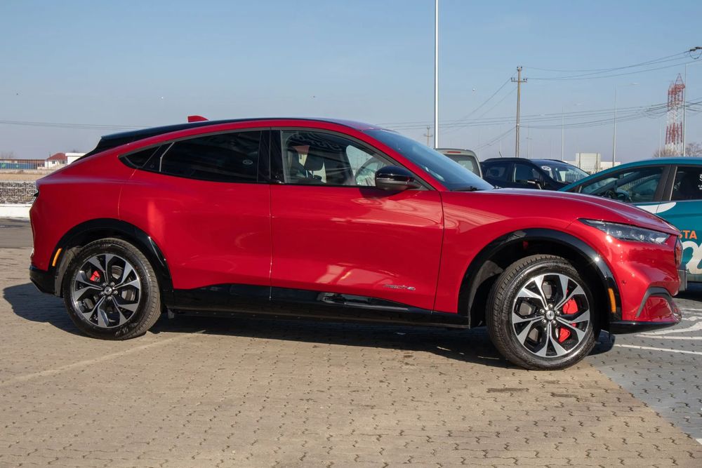 Ford Mustang Mach-E MUSTANG MACH E Premium Standard Range 269 CP AWD