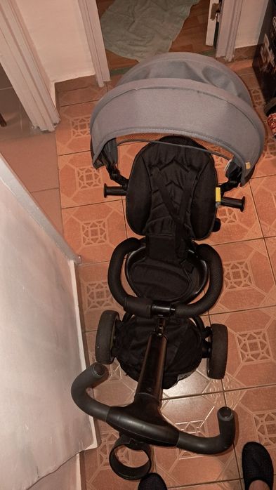 Tricicletă pentru copii, cu o trotinetă cadou