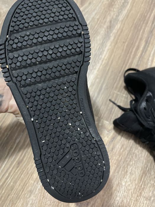 Adidasi adidas originali pt copii