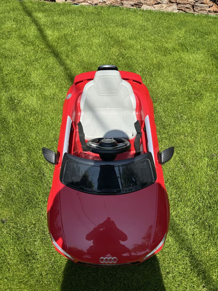 Акумулаторна кола AUDI