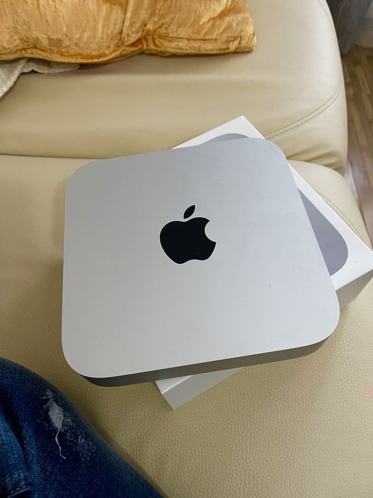 Apple MAC Mini M2 8GB RAM 512 SSD