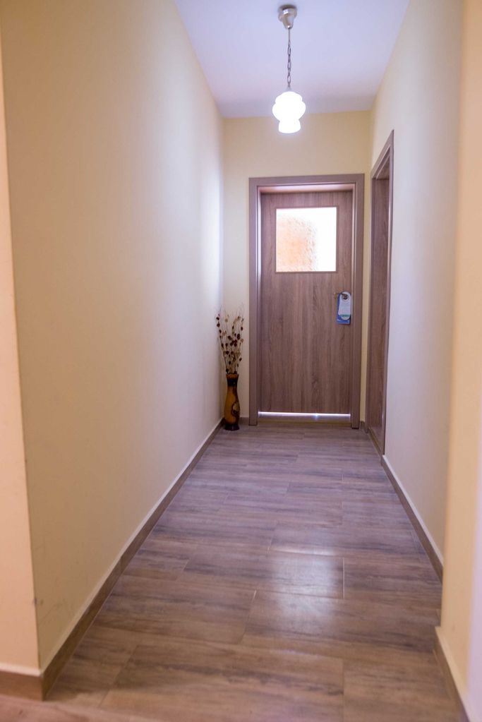 Продава се Етаж от къща в Шумен, Център - 107 кв.м за 1716 €/кв.м - Снимка #2