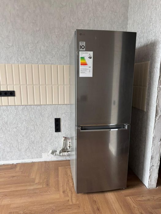 Новый холодильник LG