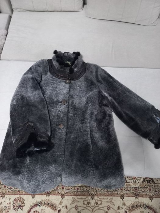 Продам мутоновую шубу