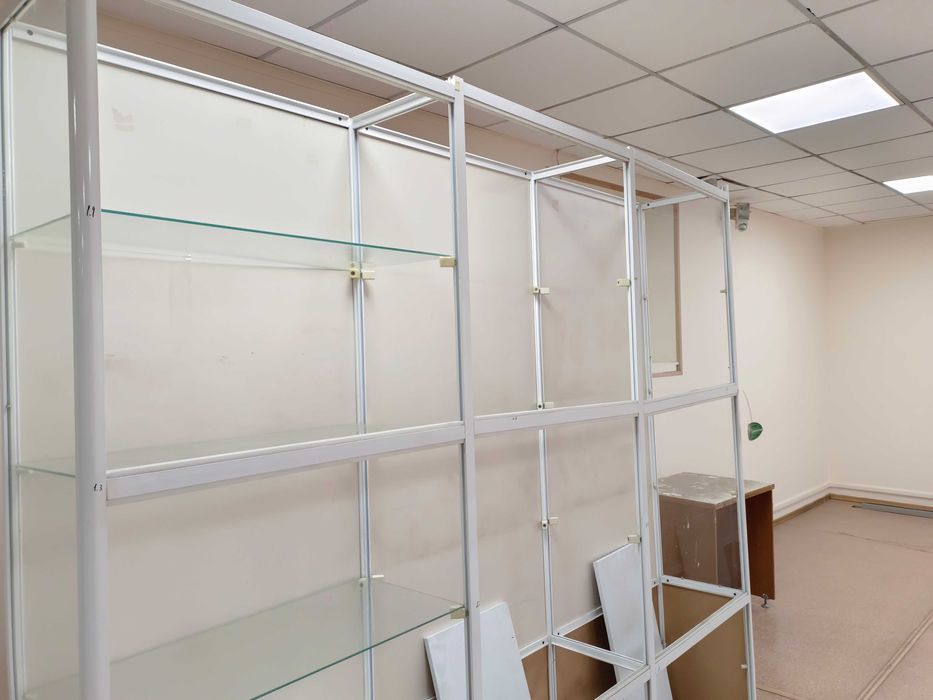 Витрина стеклянная