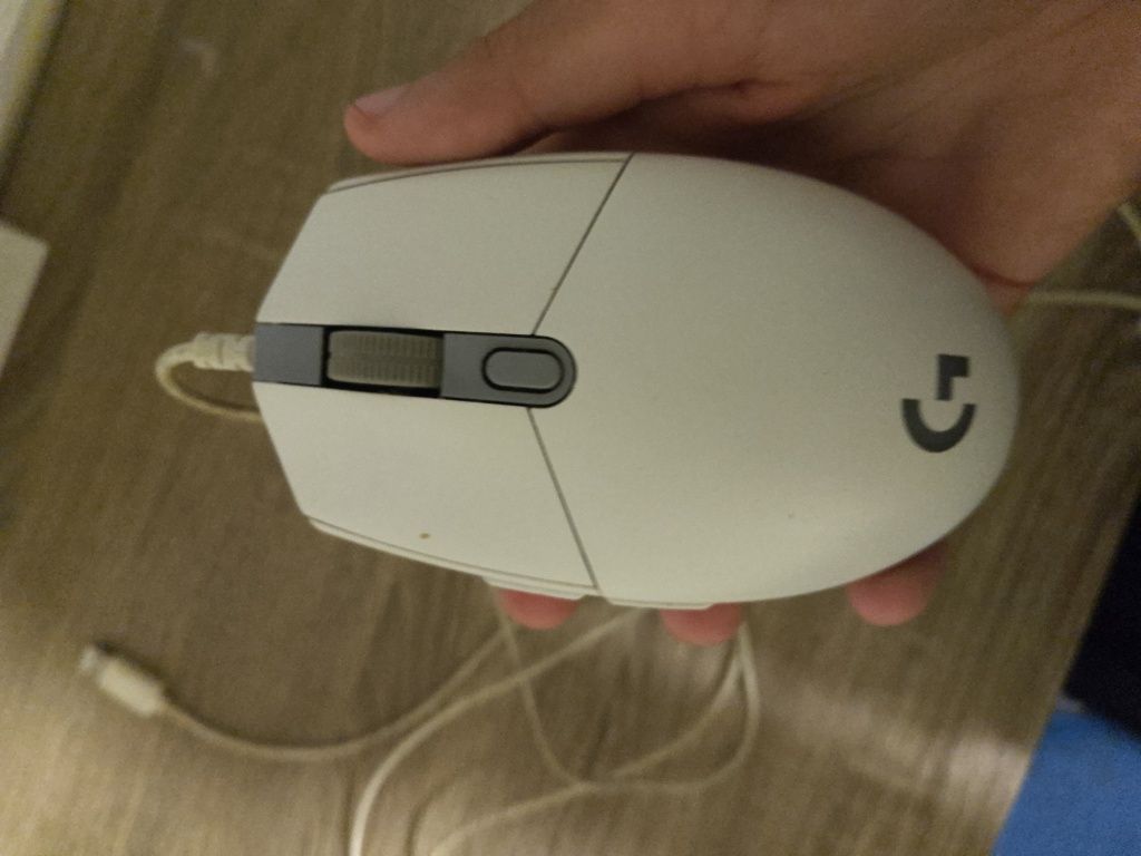 Mouse Logitech cu luminițe