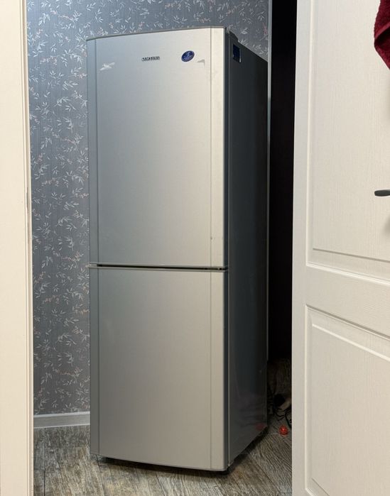 Продам холодильник Самсунг