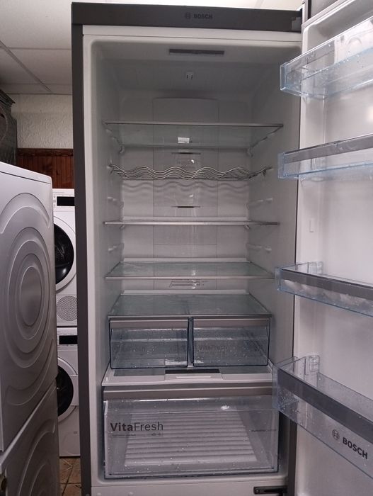 Иноксов комбиниран хладилник с фризер Бош Bosch A+++ 2 години гаранция