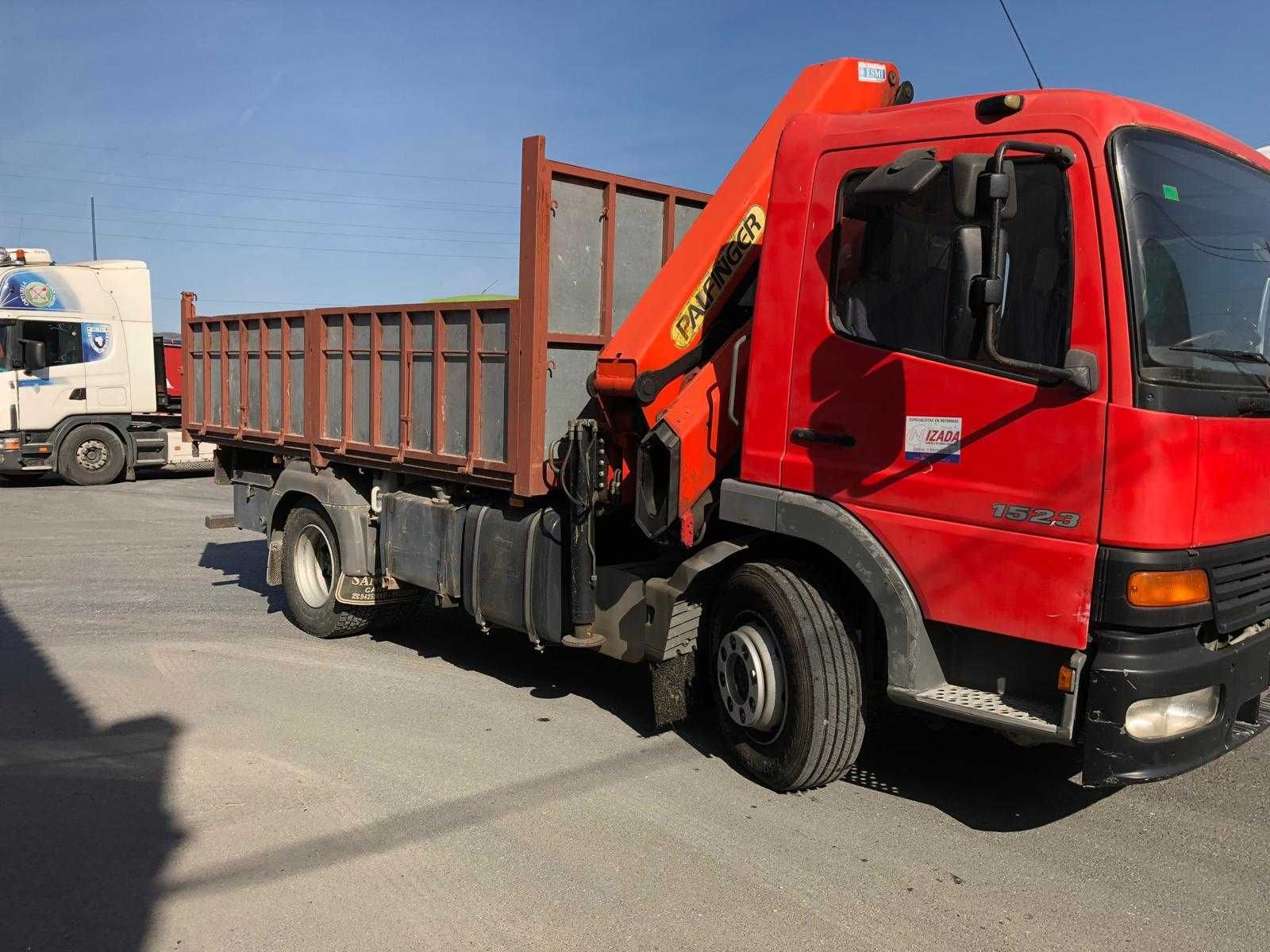 Vand camion mercedes atego cu macara