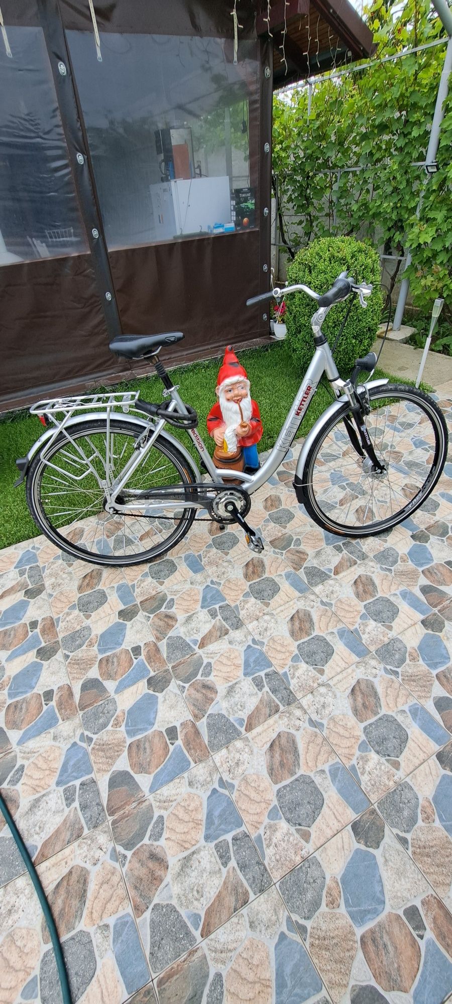 Vând Bicicletă marcă renumită KETTLER, Cuplă ALKO și Butelie Petrom.