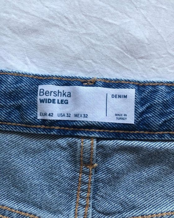 Blugi Bershka wide leg