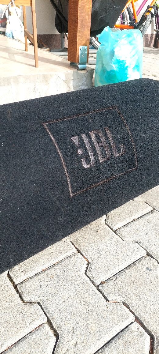 Vând subwoofer JBL 1000 WATT