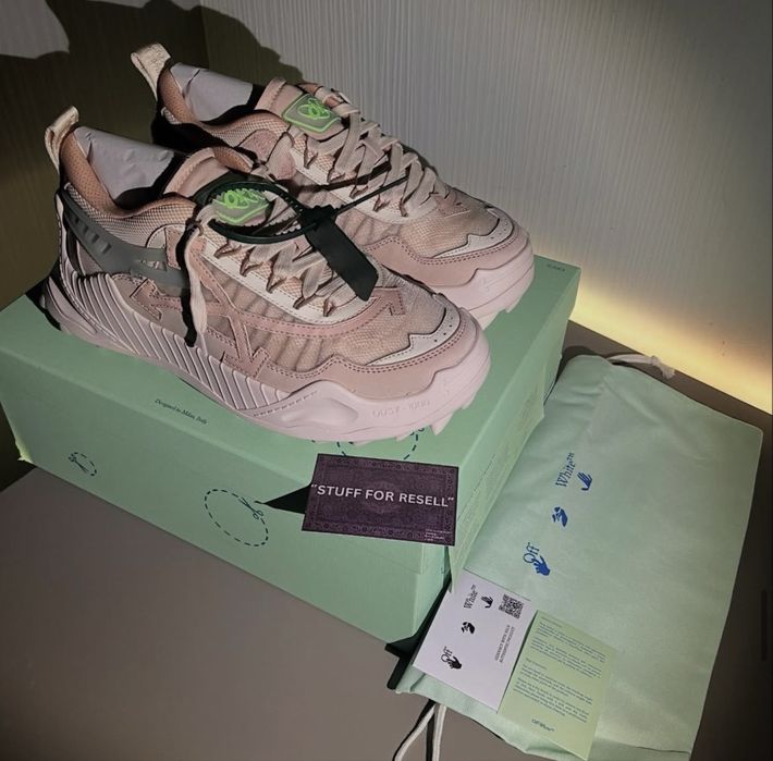 Adidasi off white odsy 1000