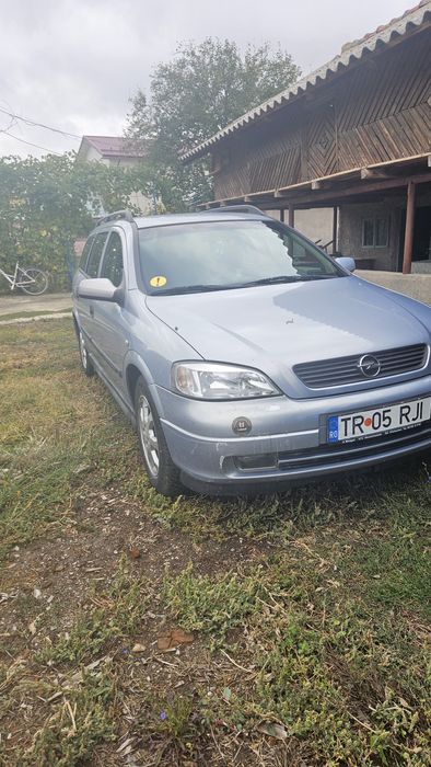 dezmembrez/vând Opel Astra g