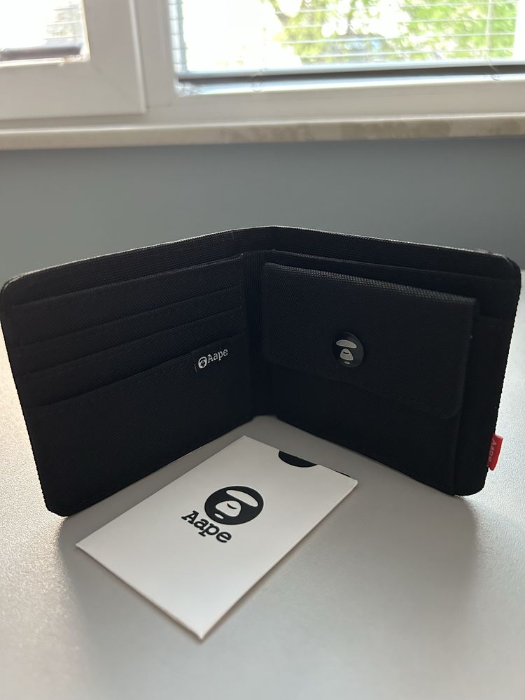 Bape портфейл.