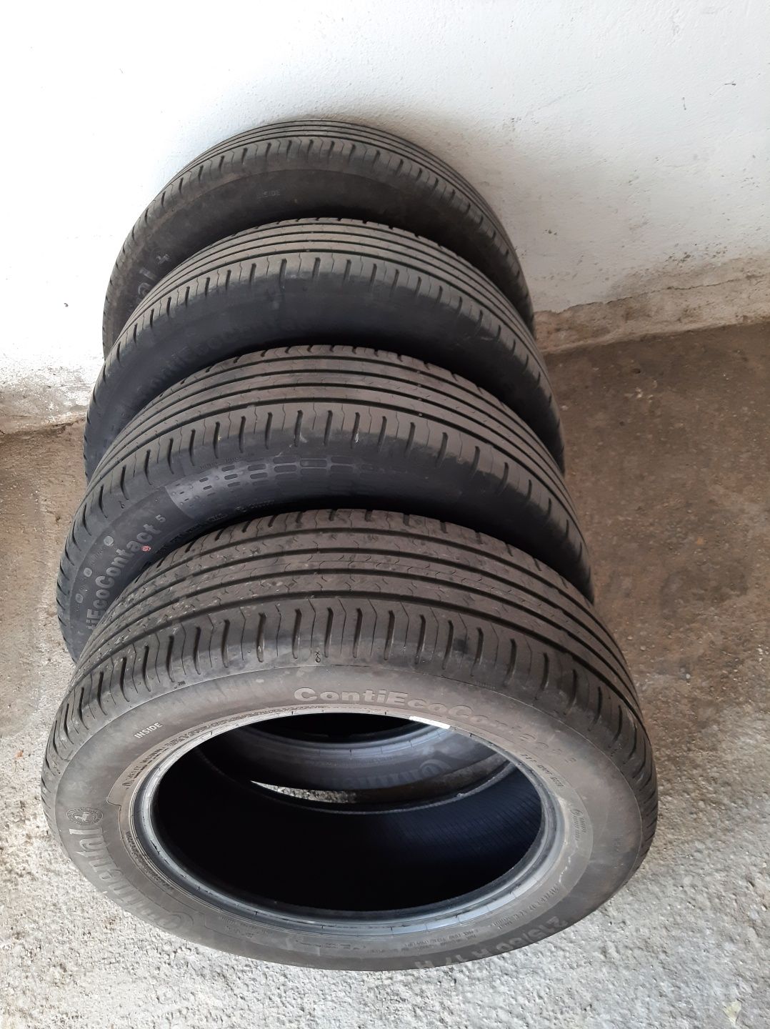 Set 4 anvelope vară Continental 215/60/17