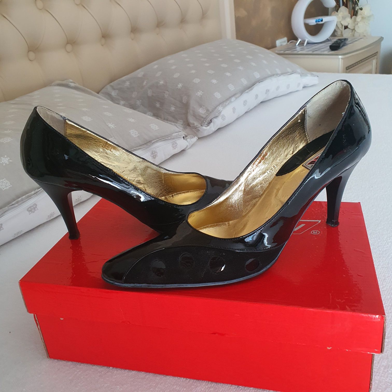 Pantofi de ocazie
