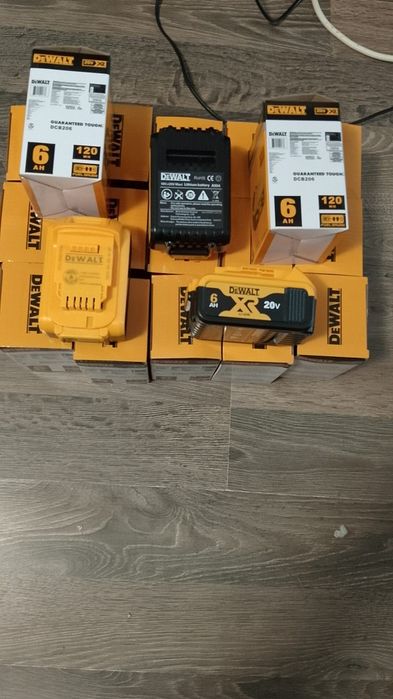 10 acumulatori dewalt 6A