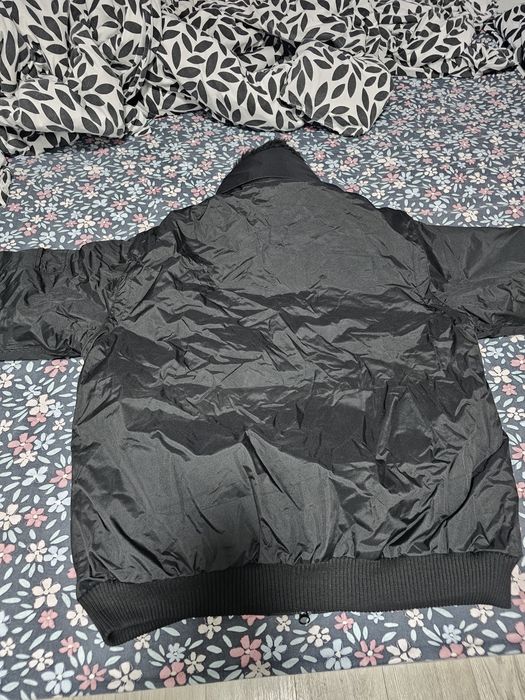 Vând geaca barbat masura L noua