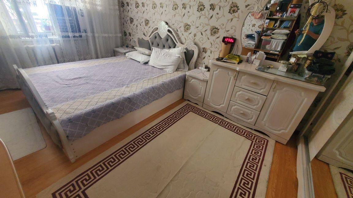 Спальный гарнитур