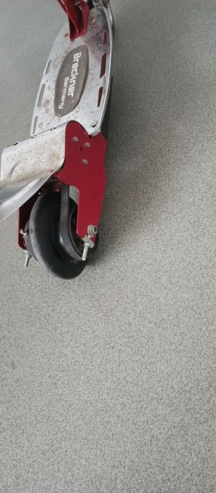 Trotineta electrica pentru copii