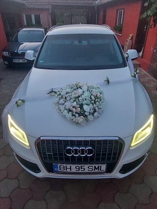 Aranjament din flori pentru masina