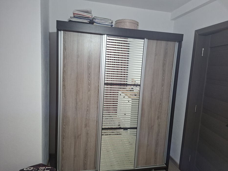 Vând șifonier  3 usi