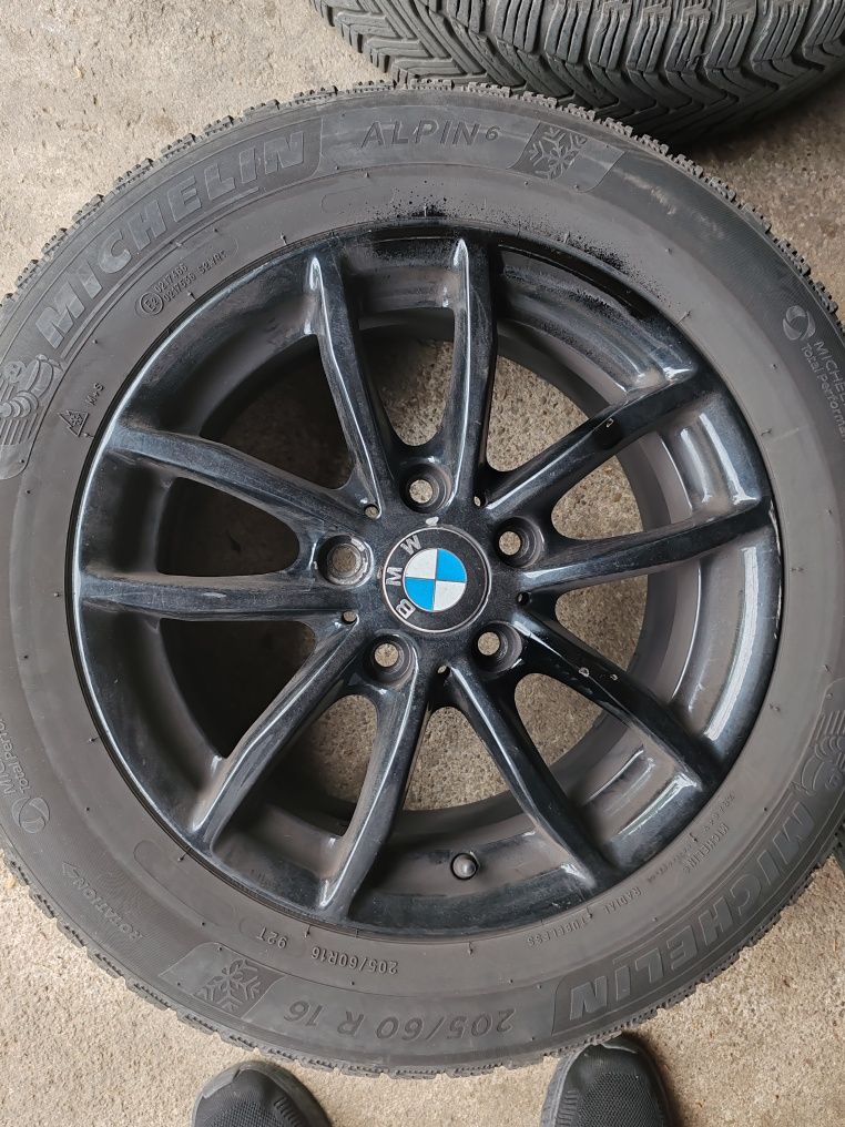 Jante originale BMW impecabile cu cauciucuri de iarna michelin alpin 6