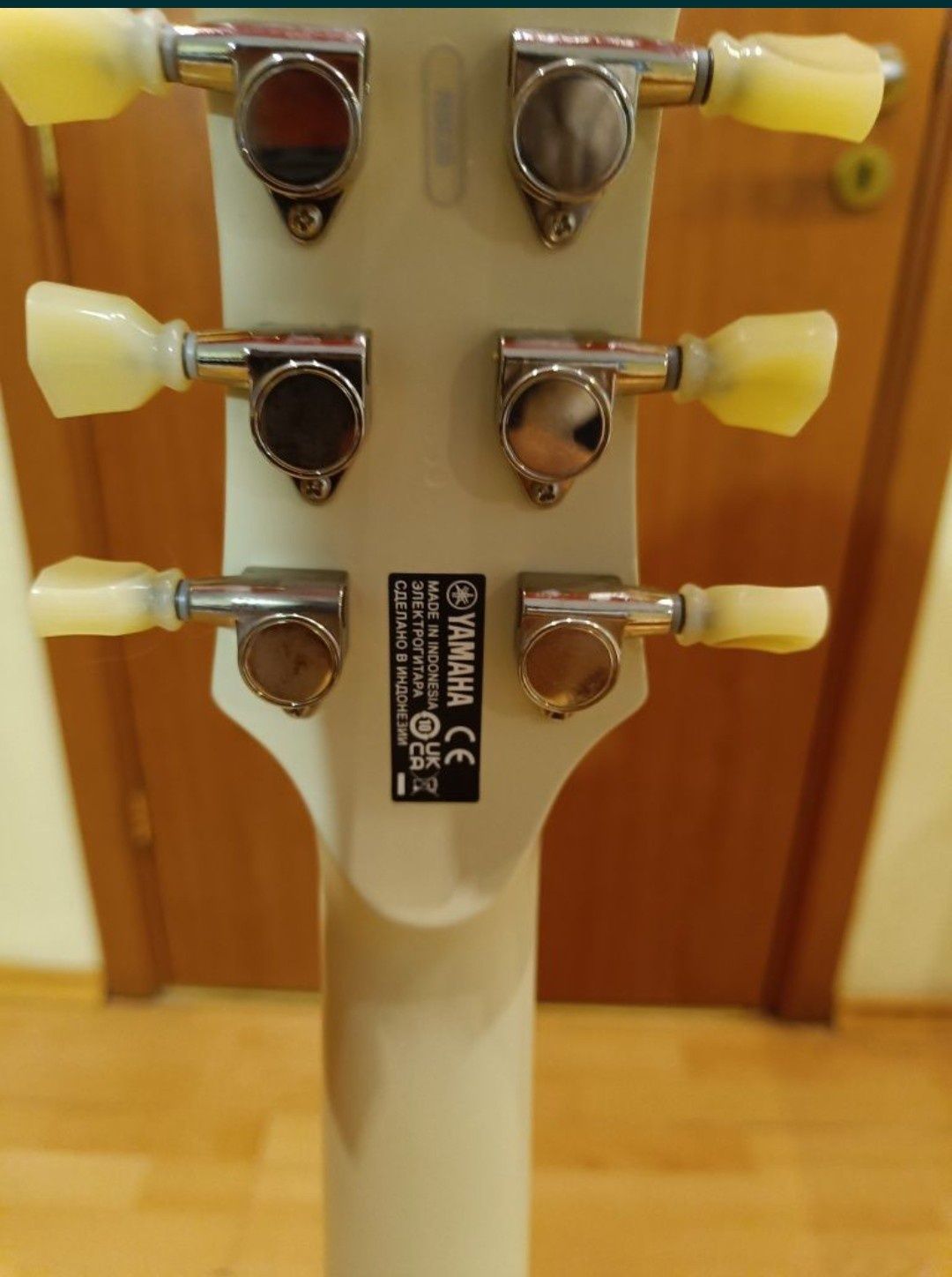 Squier stratocaster made in korea. 1996. 1000лв. Yamaha RSE20. 700 лв