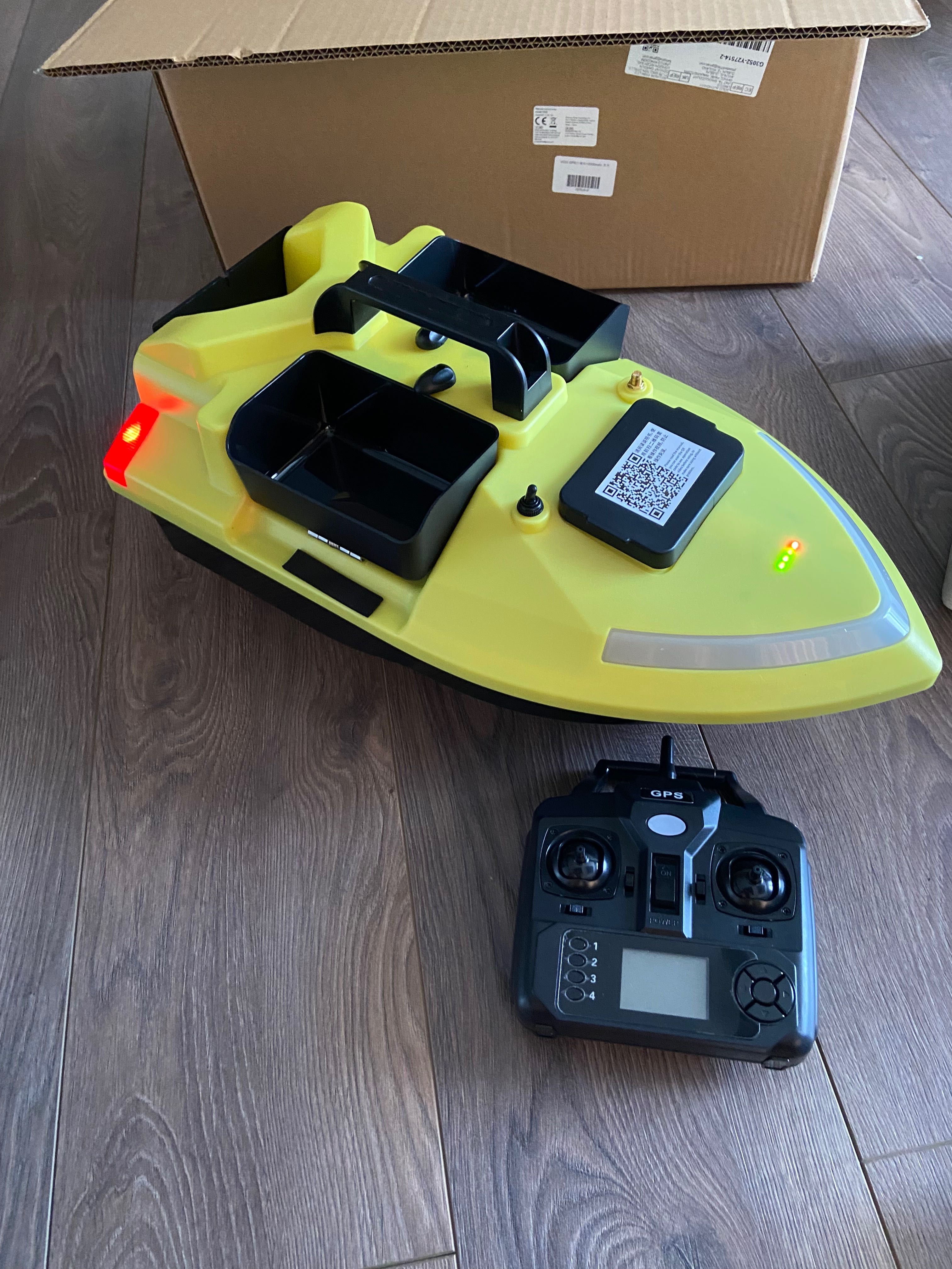 Лодка за захранка V020 GPS-40 точки!