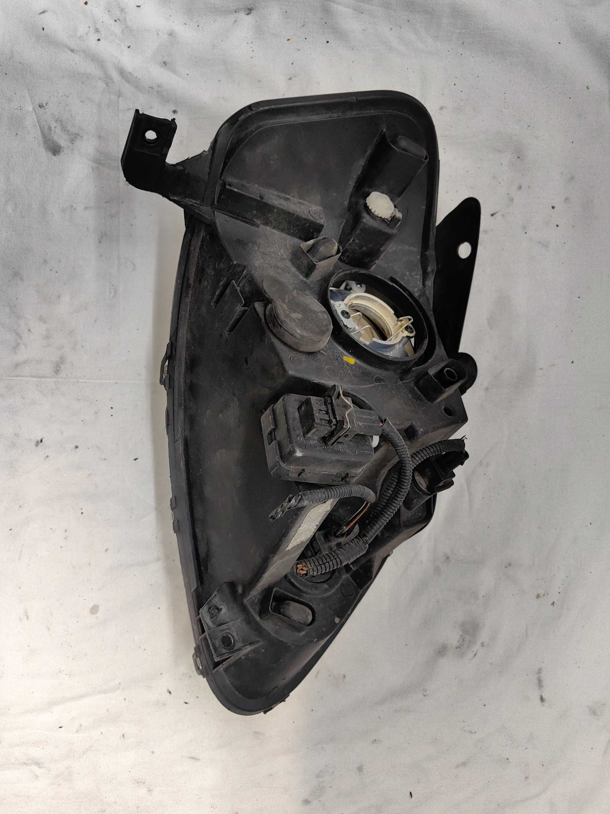 Оригинален  фар  Vw Fox