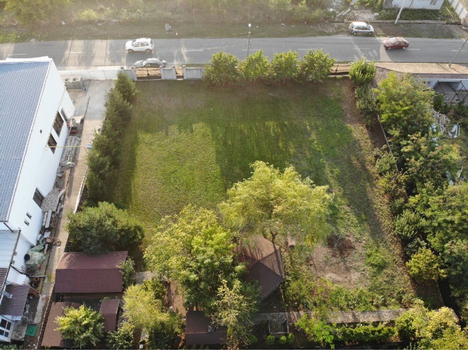 Teren langa parc /str Strandului 1500 mp