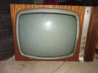 Продавам стар телевизор.