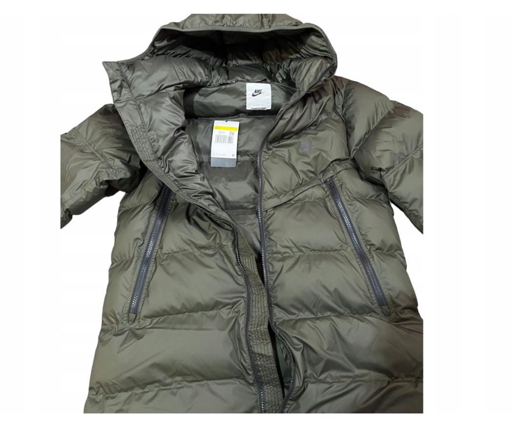 Nike Storm-FIT Windrunner - S и M Размер Оригинални