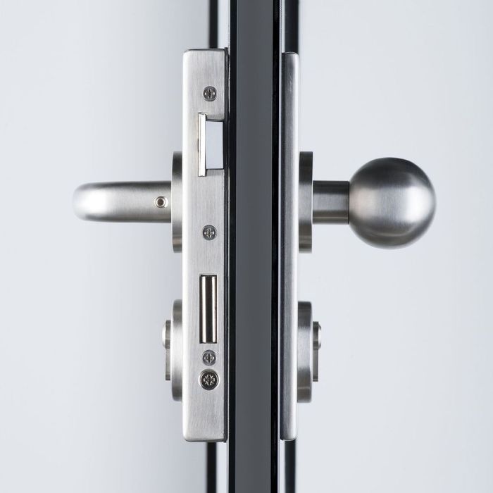 Установка и вскрытие замков. Замена ремонт 24/7 Круглосуточно, быстро.