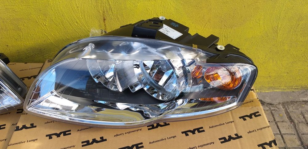 Audi A 4 , B 7 фар Ауди А4 фарове нови Н7 + Н7 /04 г.-08 г./
