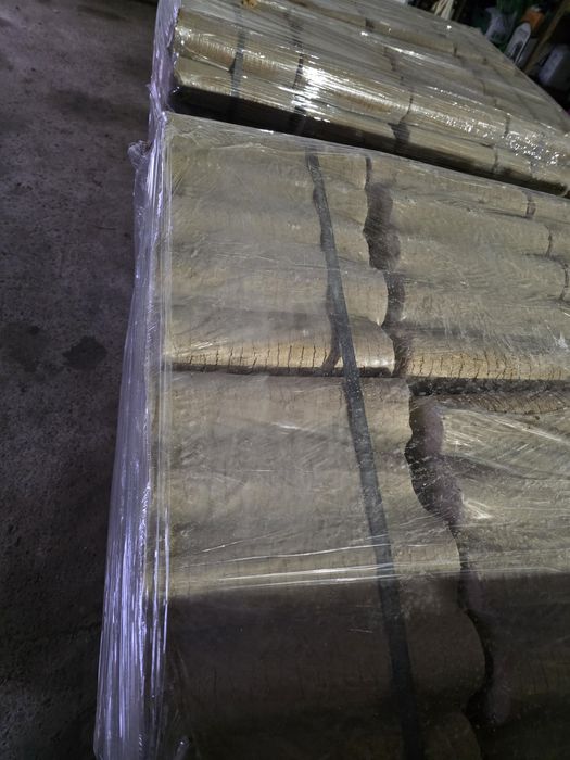 Vând brichete cilindrice