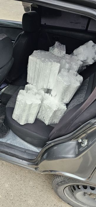 Снежинки  из пенопласта