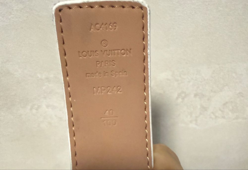 Lv (louis vuitton) belt колан