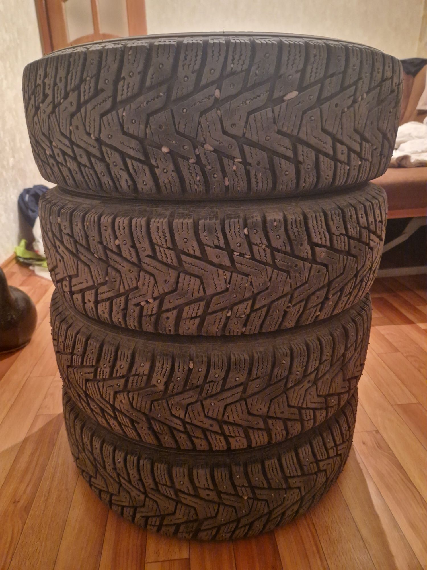 Продам зимние шины Hankook Winter i*Pike RS2 W429 185/70 R14 92T с шип