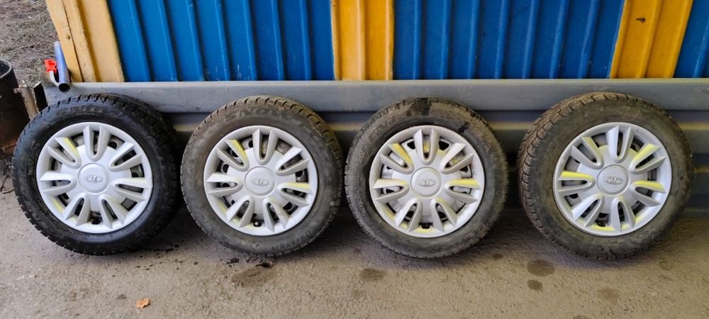 Продам комплект резина + штампы R14