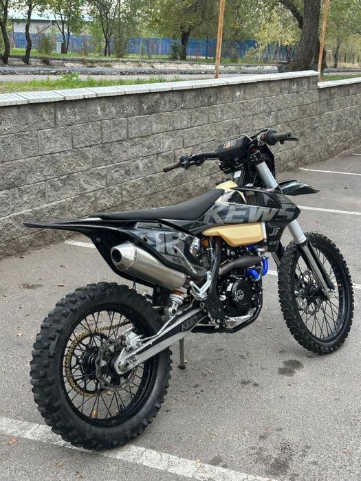 Мотоцикл  Kews в отличном состояний.