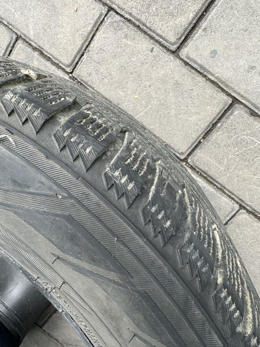 Шины зимние, состояние хорошее, трещин нет