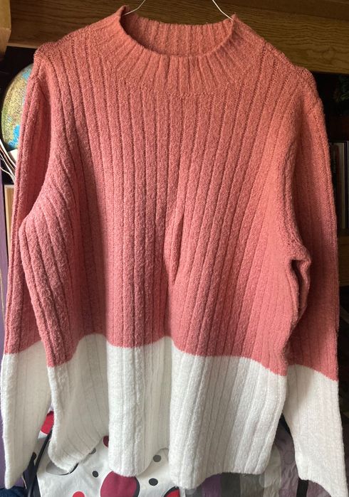 Дамски пуловери на ниски цени!