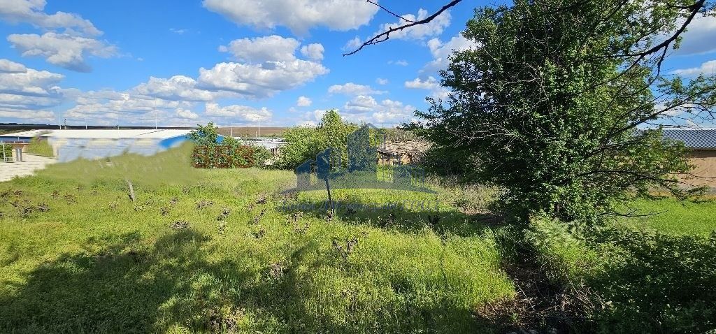 Парцел в Шумен, област-с.Никола-Козлево площ 2700 цена 30000
