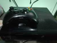 Xbox 360 чёрного цвета