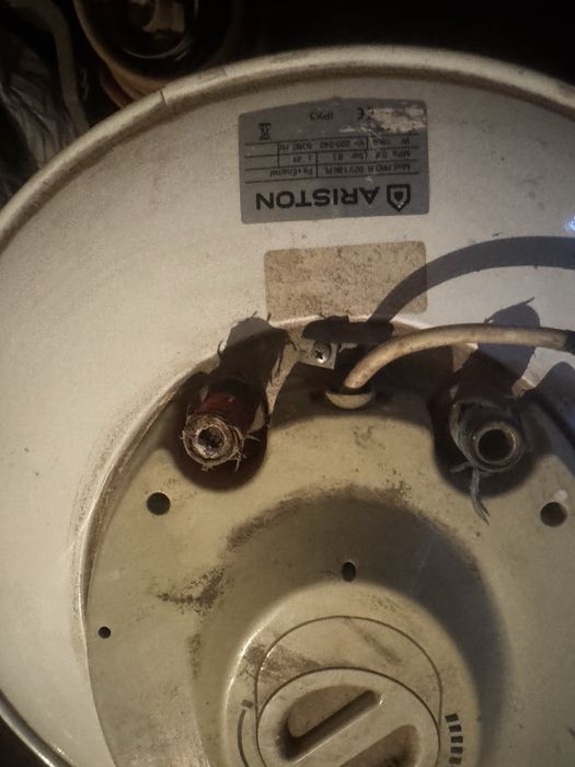 Аристон водонагреватель эоектрмческий