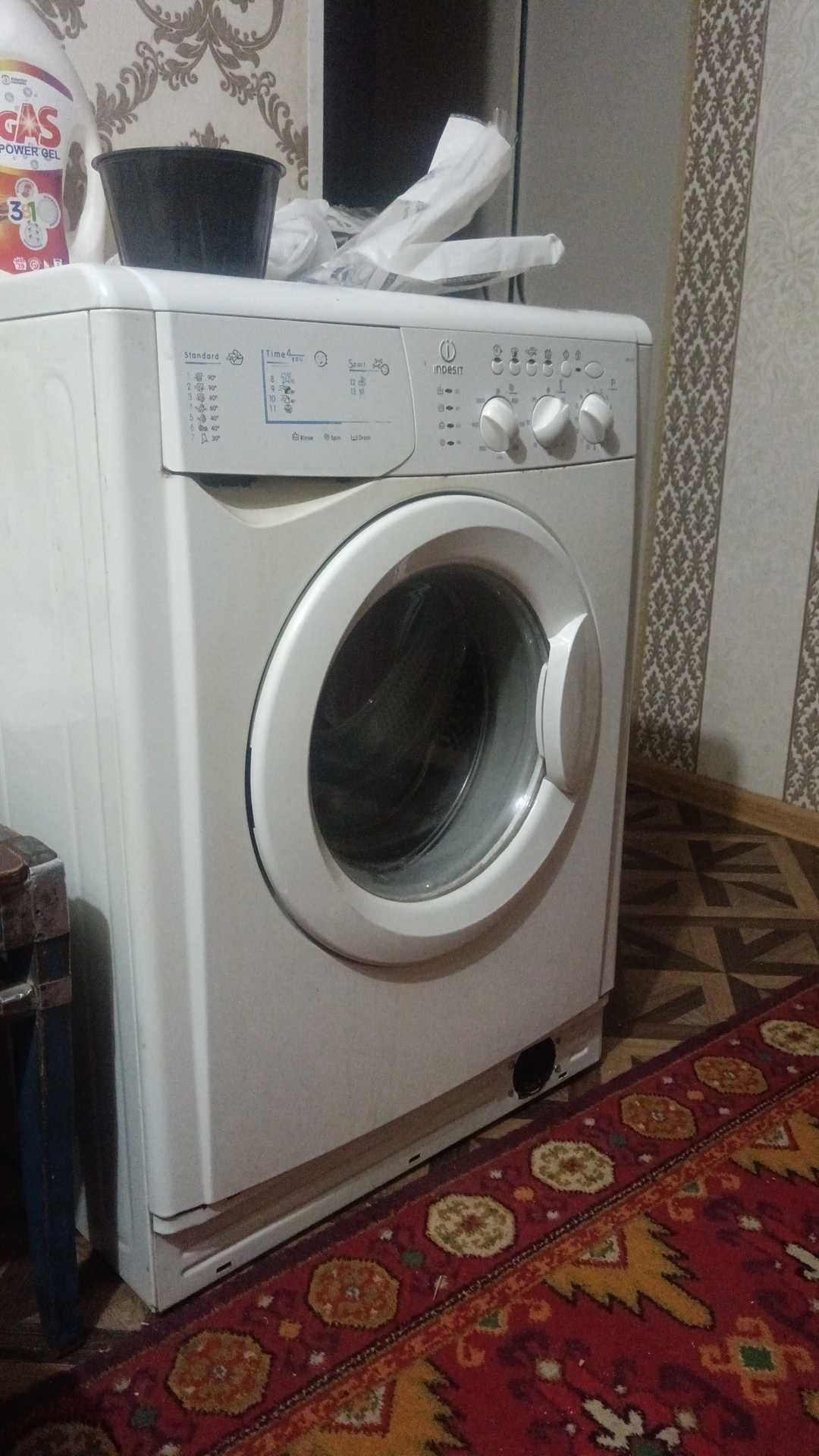 Стиральная машинка автомат indesit